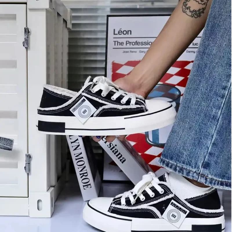 Men's new comfortable and fashionable four season style brushed craft two on (half pallet) canvas shoes