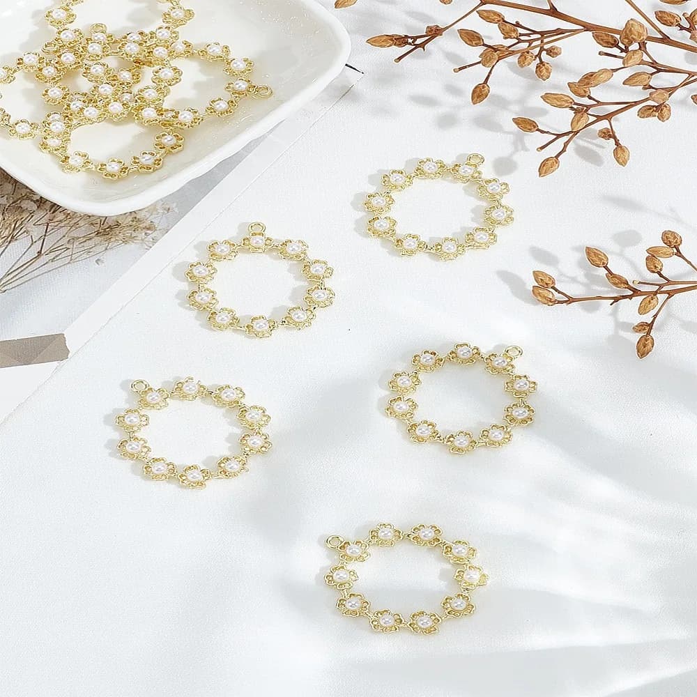 10Pcs Alloy Pendants with Plastic Imitation Pearl Ring with Flower Light Gold White 33x29x4mm Hole: 1.8mm