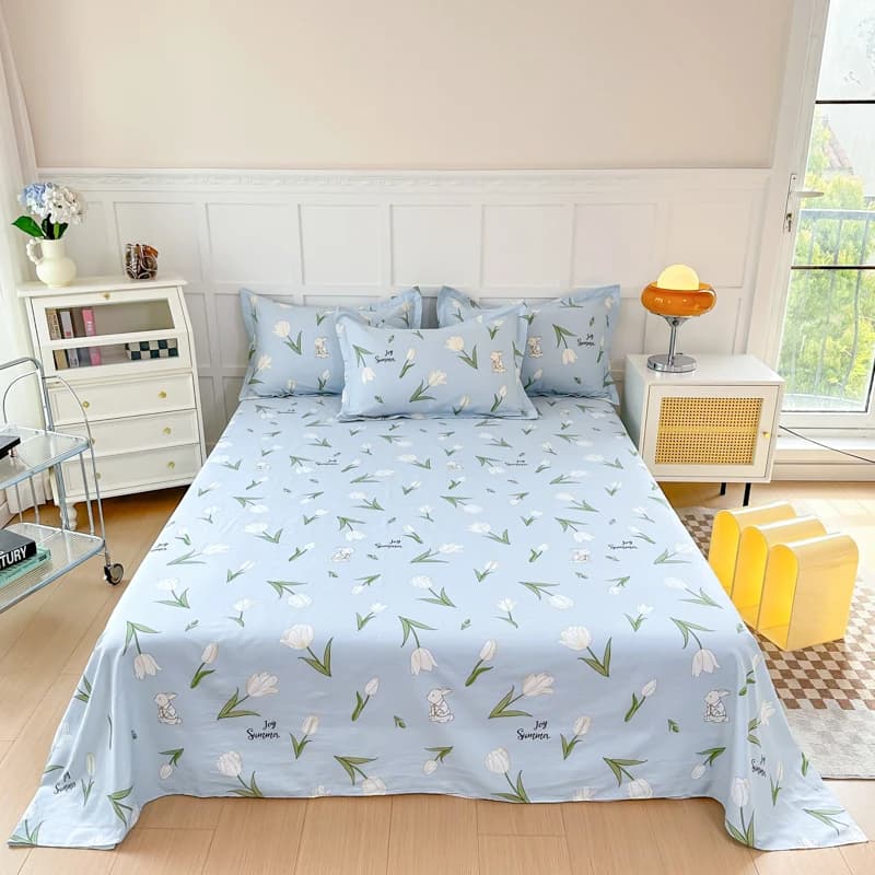 Set di lenzuola piatte in cotone con fiori di tulipano bianco, set di lenzuola blu con coniglietto cartone animato per ragazzi e ragazze, copriletto botanico con coniglio floreale adorabile