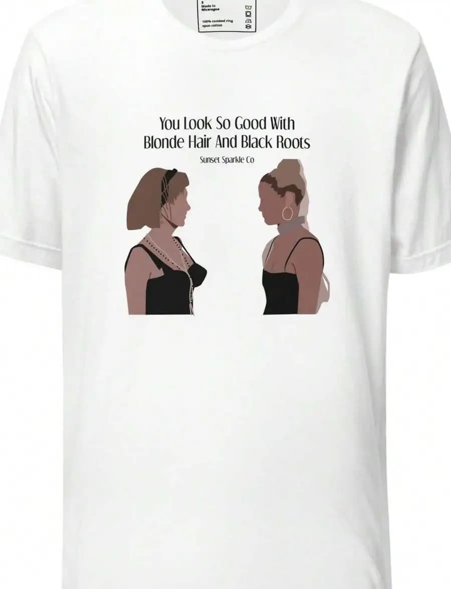 T-shirt con capelli biondi e radici nere, merchandising del film, maglietta divertente, abbigliamento alla moda per la cultura pop
