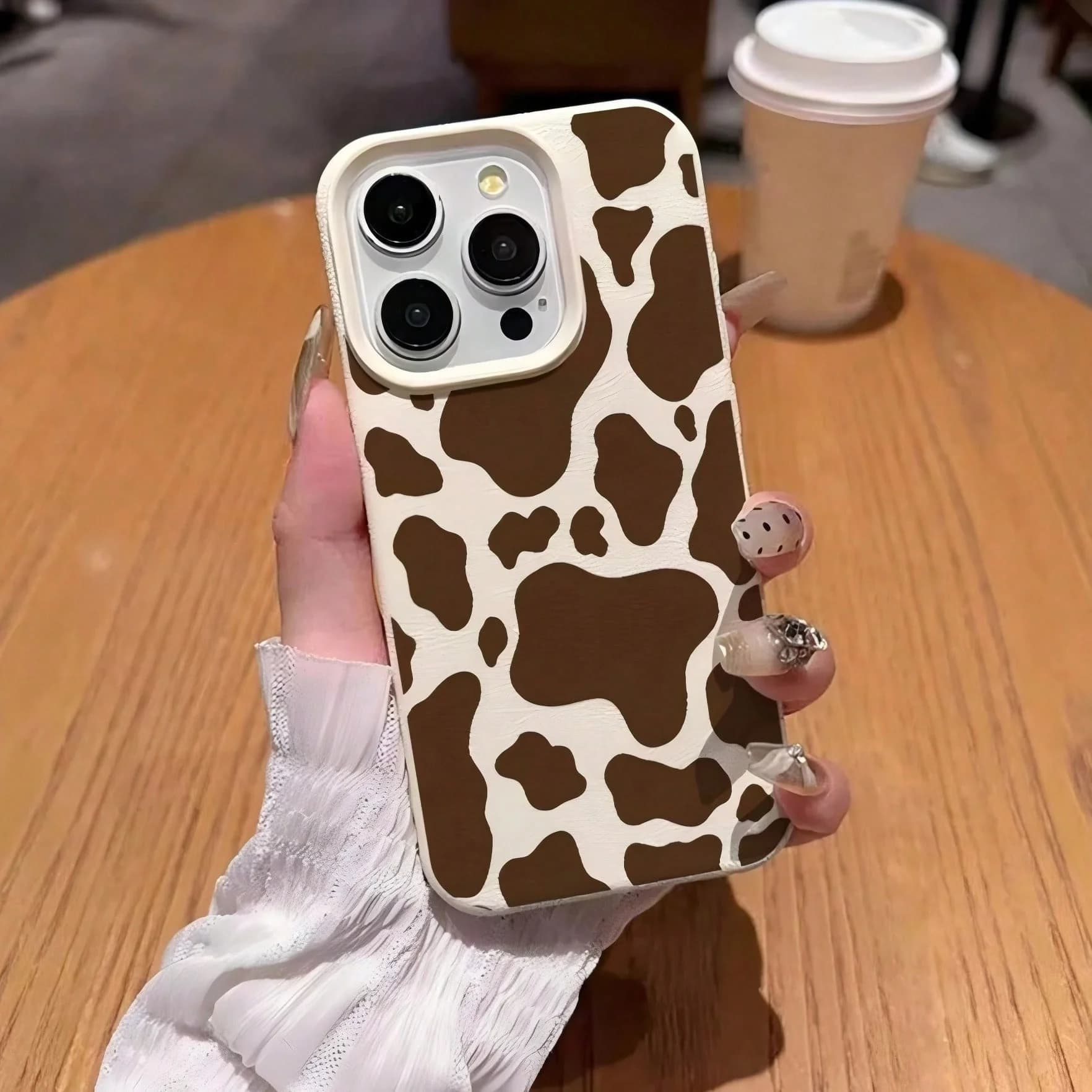 Suitable for iPhone 17 Pro Max, 16, 13, 11, 15, 14, 12, 16 Pro Max, 17 Pro Max, retro cute and playful brown cow patterned TPU p
