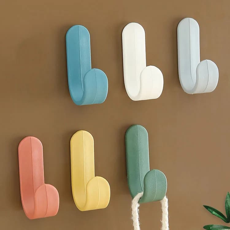 Gancio semplice a forma di J, gancio da parete in stile nordico senza foratura, gancio appendiabiti domestico senza cuciture, mini gancio adesivo per porta