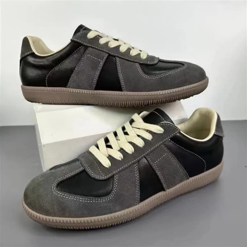 Sneakers da Uomo di Design 2025, Scarpe Casual Vintage in Vera Pelle di Vacchetta Nera, Scarpe da Passeggio Bianche con Lacci, Sneakers di Lusso da Uomo