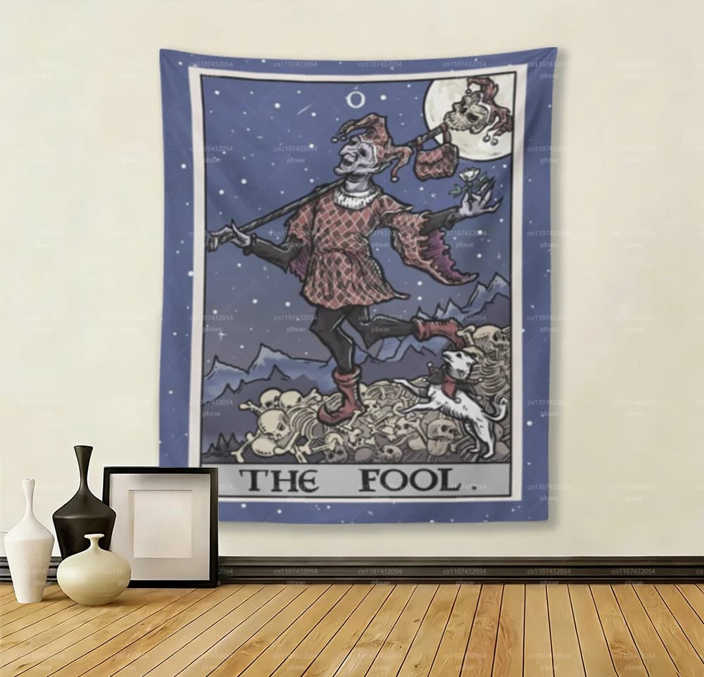 Tapestry con Carta dei Tarocchi 'Il Follone', Decorazione Murale Spaventosa, Arte da Parete Horror, Stampa Artistica Gotica Occulta per Arredamento Casa