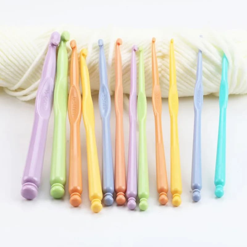 12Pcs Color Knitting Needle 2-10mm Household Sewing Supplies Crochet Set Plastic Crochet Set Knitting Hook DIY Knitting Tool