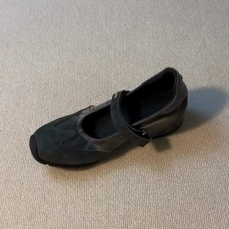 2026 Autumn & Winter Ballet-Style Mary Jane Shoes - Women's Niche Retro Velcro Color-Block Hidden Wedge Heel Casual Loafers