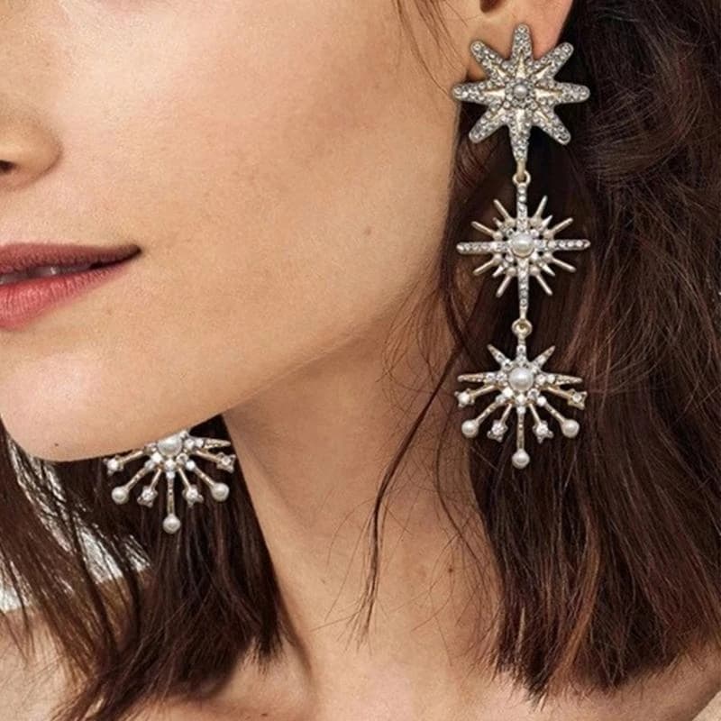 Orecchini a cerchio Orecchini ad anello in metallo con cielo stellato Orecchini da donna di design semplice e di nicchia di lusso leggero di nuovo stile
