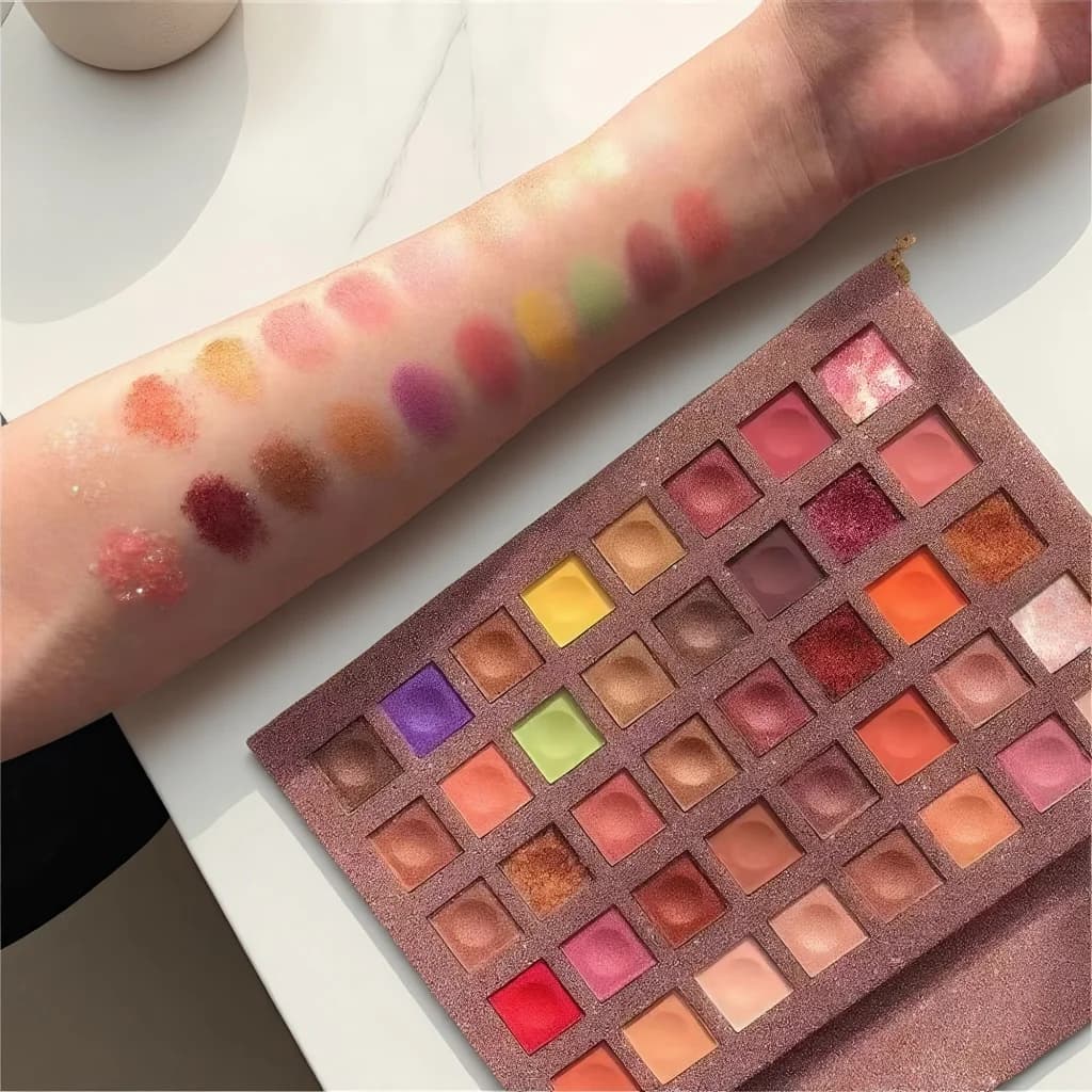 Tavolozza di ombretti metallici con glitter luccicanti opachi da 40 colori con specchio - Regalo di compleanno perfetto