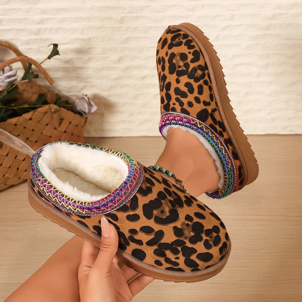 Pantofole da donna comode scarpe piatte in cotone inverno tinta unita calde pantofole con fondo spesso piattaforma stivali da neve diapositive da donna