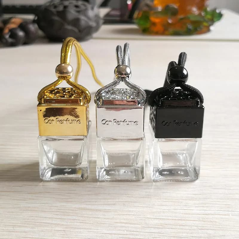 Essential oils diffuser for car, perfume, air freshener, perfume, perfume bottle, ornament, empty bottle hanging, interior accessory