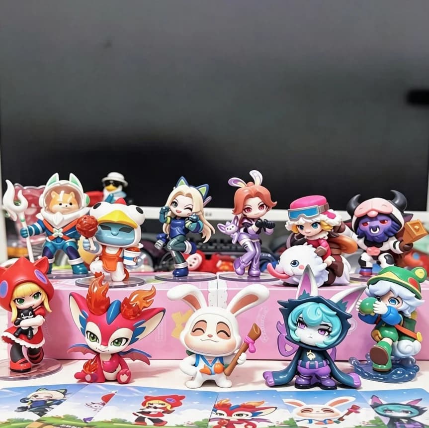 POP MART LEAGUE OF LEGENDS Clash of The Cuties Series Surprise Mystery Unpack Container Lovely Doll Anime Figure Ornament Set