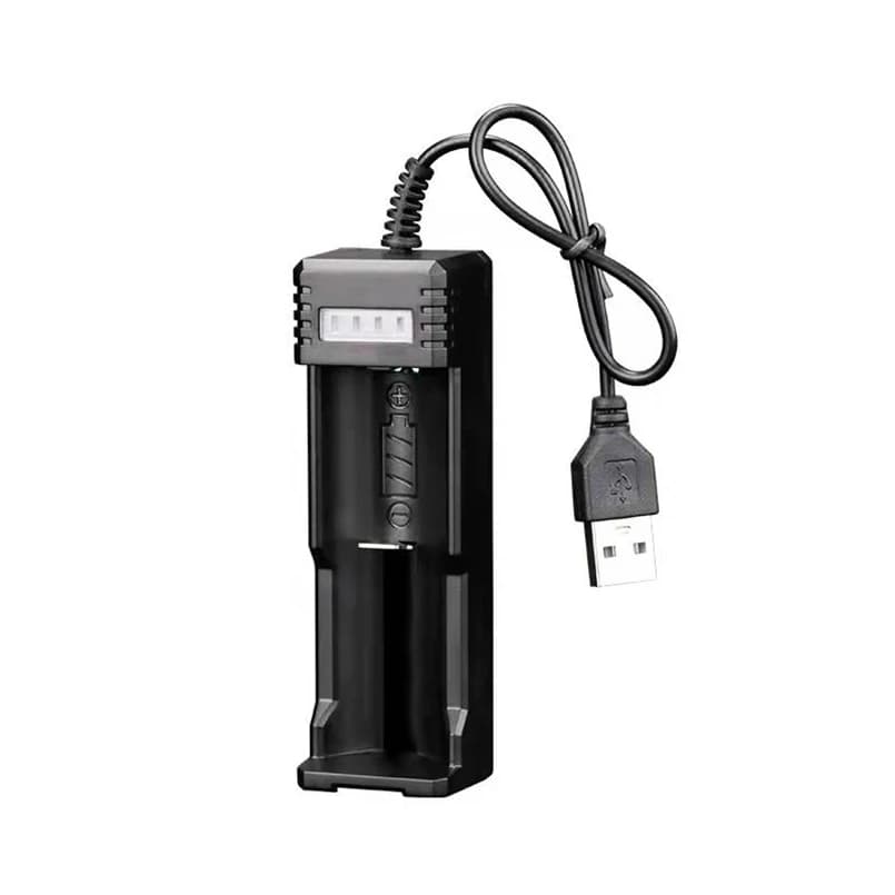 Nuovo caricatore universale USB intelligente a slot singolo 18650 caricatore al litio torcia giocattolo 26650 3.7V-4.2V illuminazione Power Bank