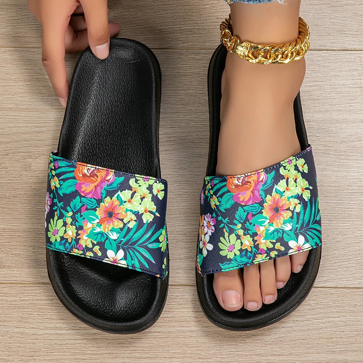 1 paio di pantofole piatte da interno con stampa di fiori Gardenia da donna, scarpe con suola morbida in Eva, pantofole da casa per interni ed esterni, belle ed eleganti, adatte a tutte le stagioni