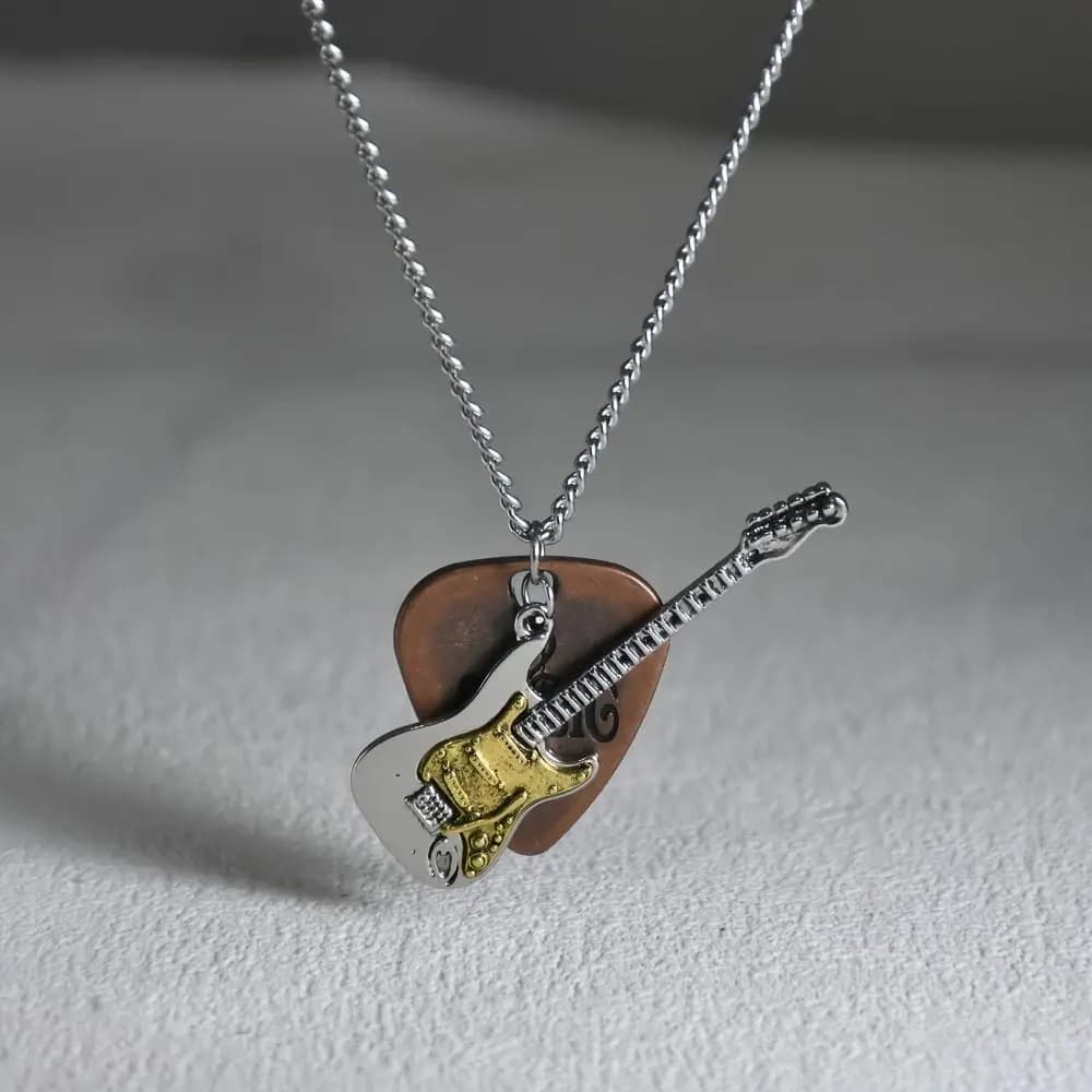 Vintage Guitar Pick Necklace Chain Choker Sweater Chain Punk Rock Pendant Retro Zinc Alloy Music Guitar Necklace Men and Women