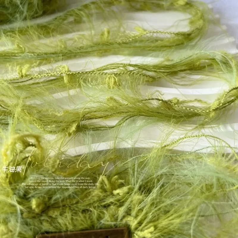 Filato Misto Monster Avocado 100g Speciale per Lavori Fai da Te, Uncinetto e Lavorazione a Maglia, a Pelo Lungo