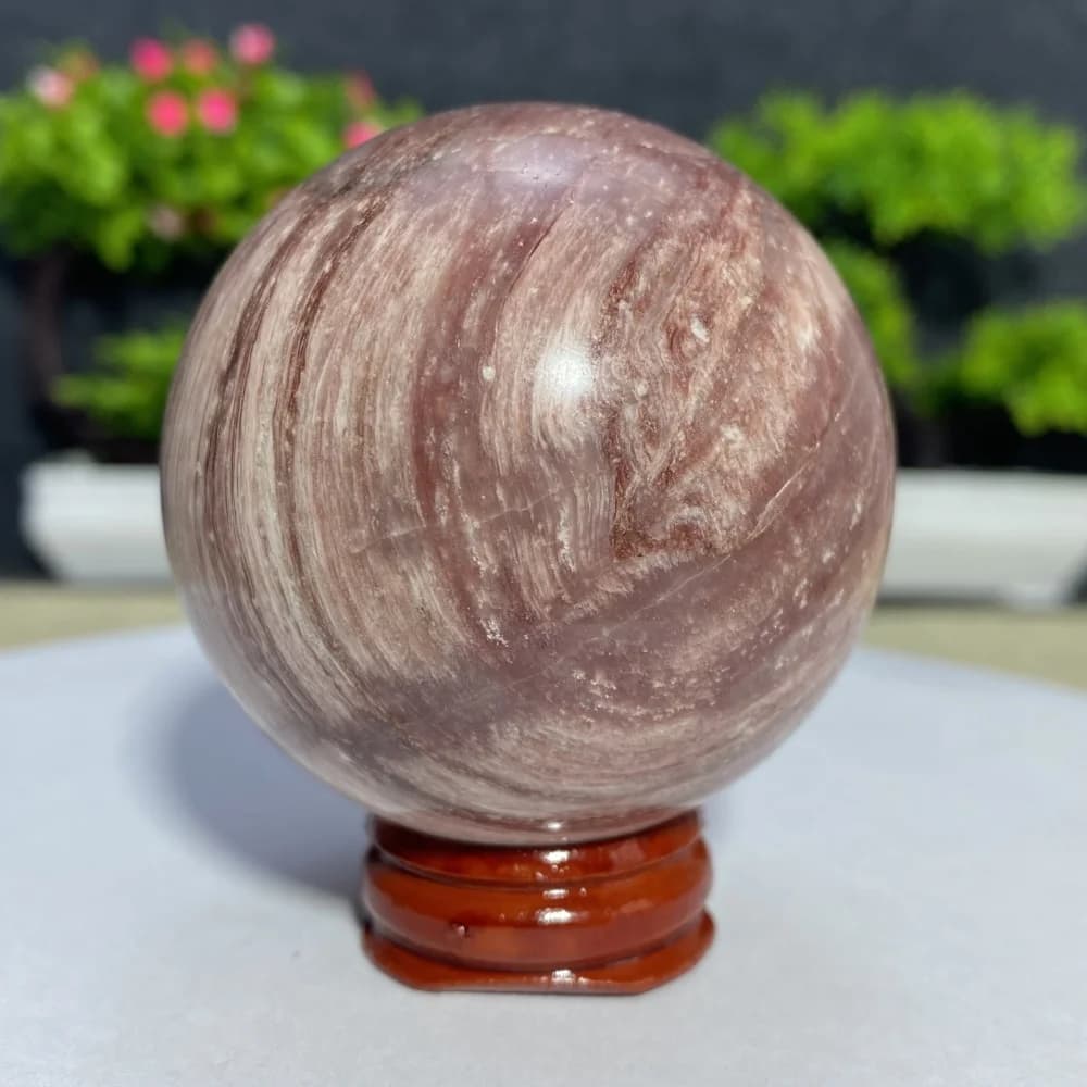 Sfera di cristallo con pietra preziosa di mica rossa naturale - Campione minerale di minerale grezzo per lucidare la meditazione spirituale e la guarigione - Forma geometrica