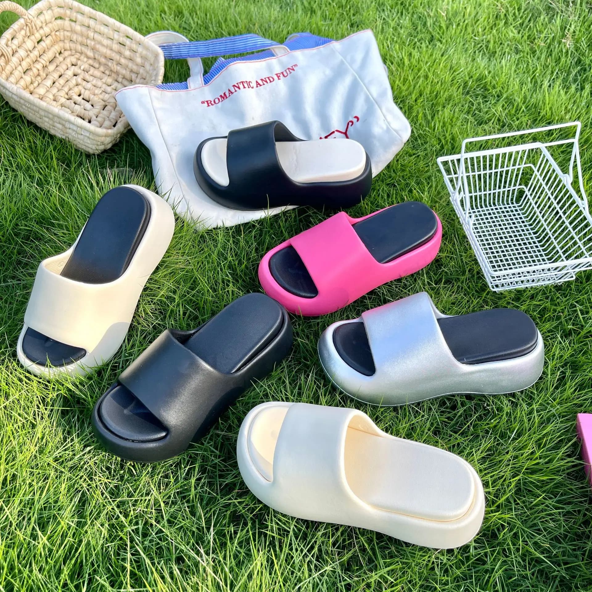 Eva Thick Sole Slippers Wear Outside Simple Color Matching Flip Flop Seaside Beach Vacation Sandals Women's New Girl Shoe