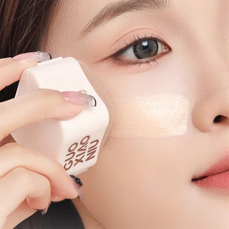 GUOXIAONIU Milk Coffee Pocket Bottom Brush, Portable Retractable Brush for Fondotinta, Travel Makeup Tools