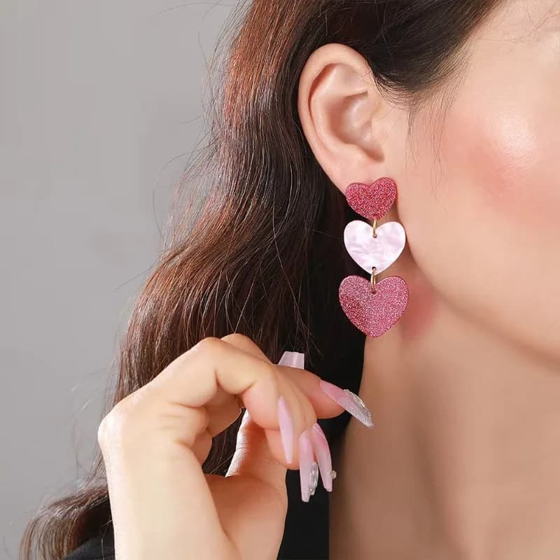 Orecchini Asimmetrici a Triplo Cuore per Donna, Orecchini Pendenti Unici, Gioielli Minimalisti di Tendenza