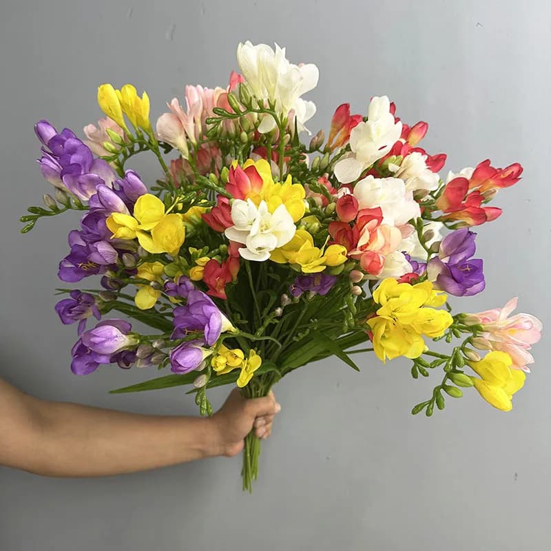 4 pz/lotto Fiori Artificiali Seta Fragrante Neve Orchidea Casa Camera Da Letto Decorazione Fiore Finto Simulazione Bianco Freesia Floreale