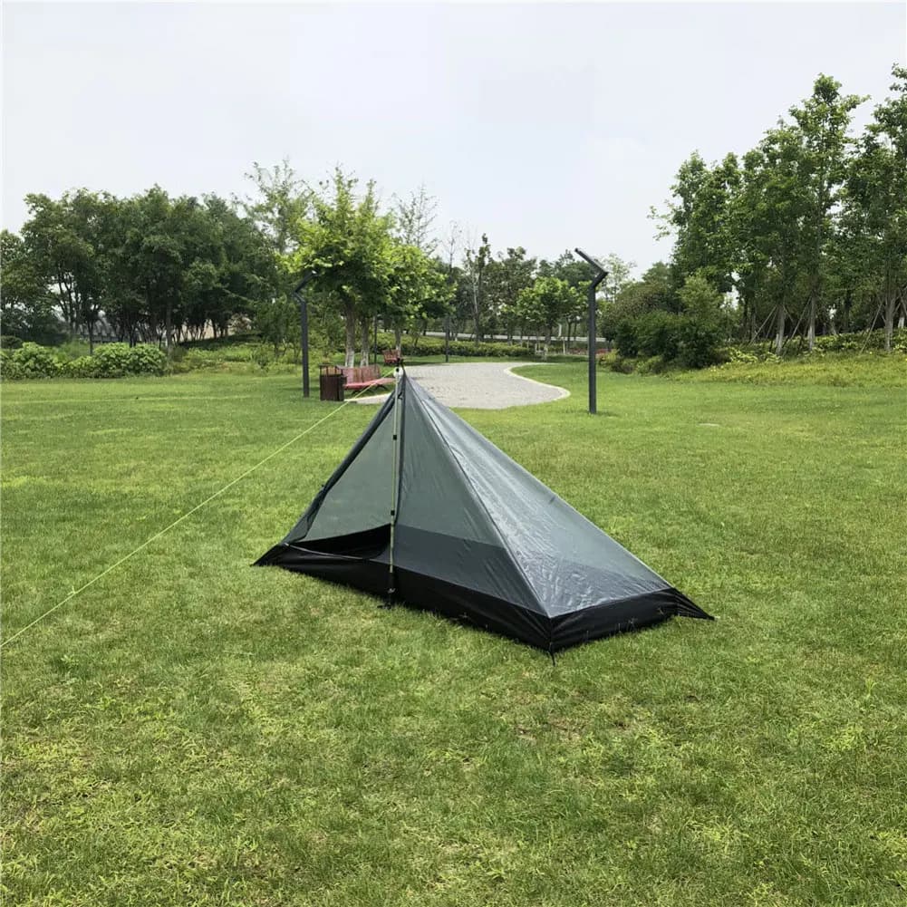 Tent with Trekking Palo for Backpacking, Ultralight Tent with Half-Network, Light Curtain for Exterior, Portable Refuge for Camping