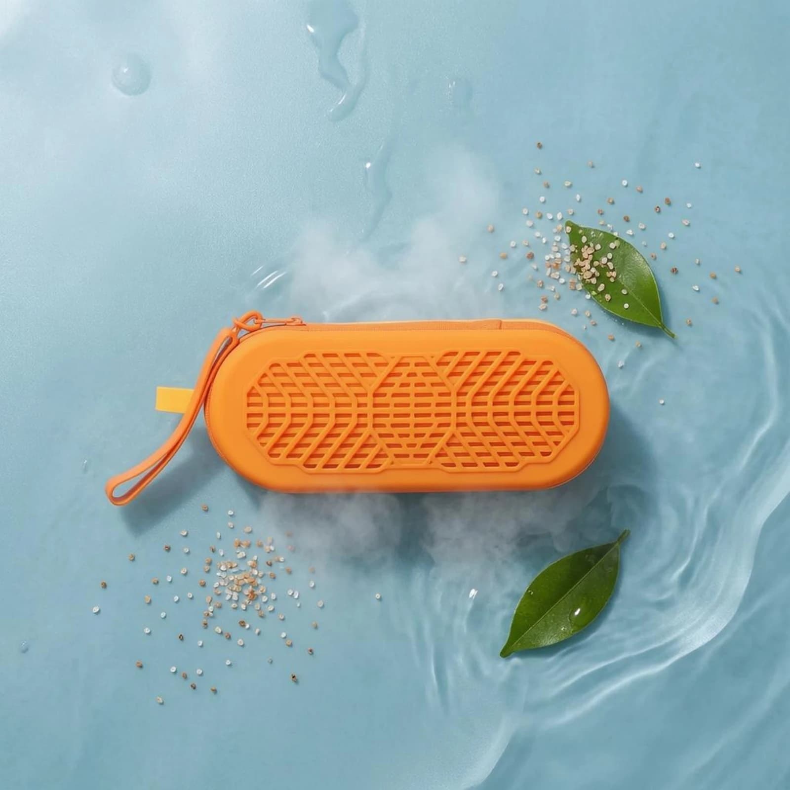 Swim Eyewear Case Perforated Goggles Storage Case Silicone Hard-Shell Pouch Zipper Closure Sport Accessory Slim for Swimming