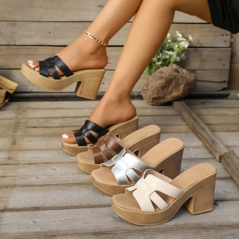 2025 Nuove donne di estate Tacchi con plateau Pantofole col tacco alto di lusso Sandali in pelle da donna Pantofole con tacco grosso con suola spessa