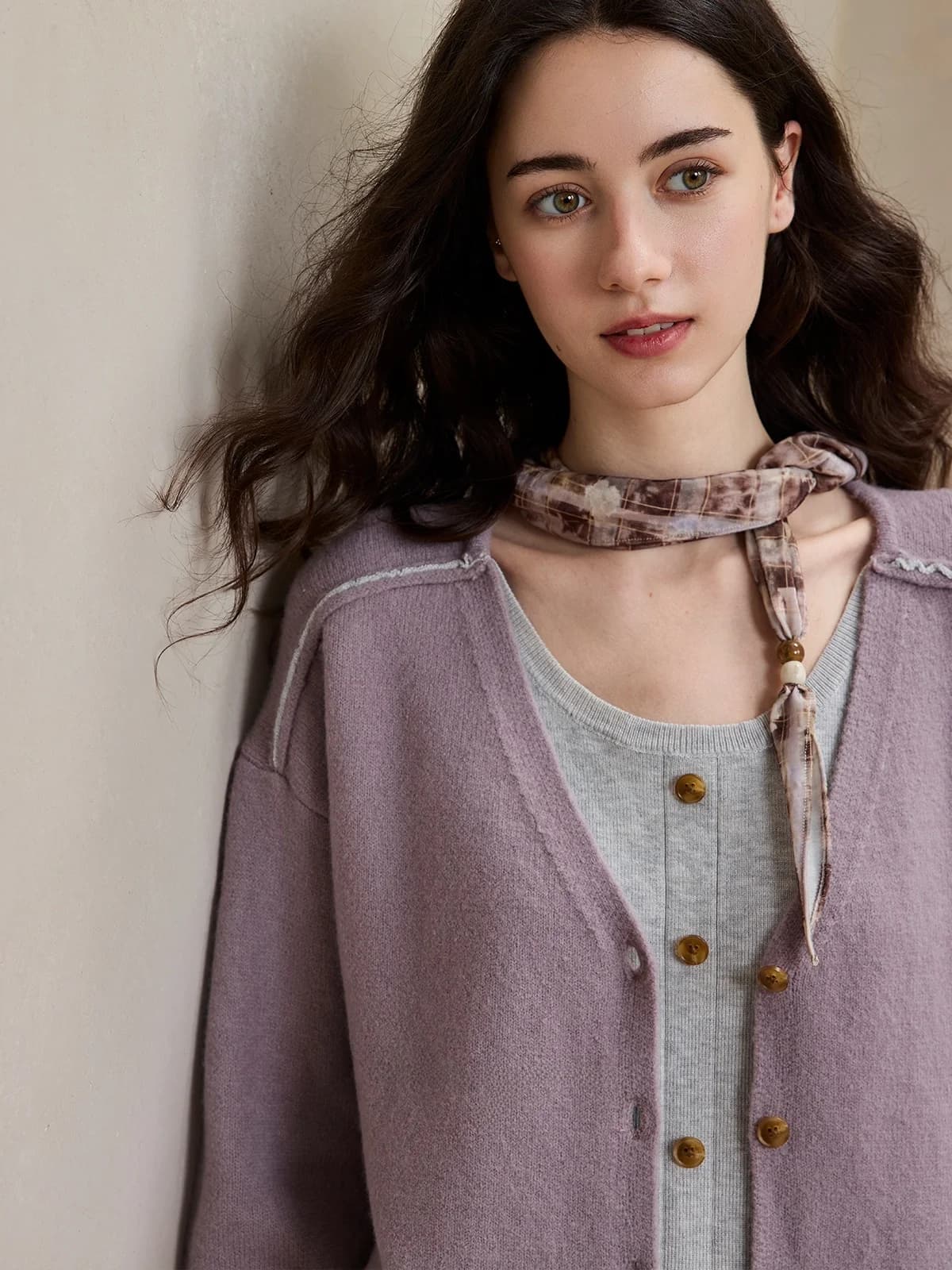 Zhiyue Lunique "Chestnut Cocoa" Wool Blend Hoodie Sweater Fake Two-Piece Set Casual Style V-Neck Long Sleeve Short Length