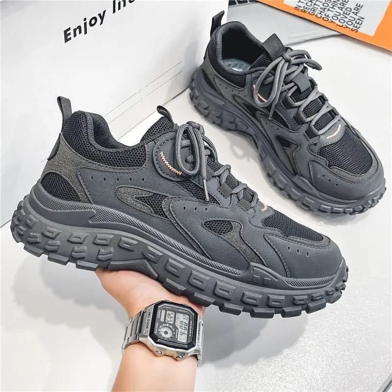 Men's Casual Sports Shoes Breathable Comfortable Thick Bottom Work Safety Shoes Running Shoes Fashionable Spring Autumn