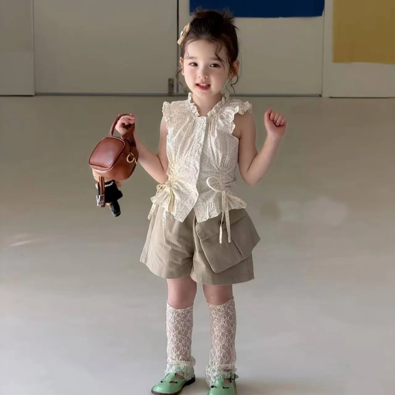 Completo Estivo da Ragazza Nuovo 2026: Camicia a Pois con Coulisse in Vita e Pantaloncini Eleganti