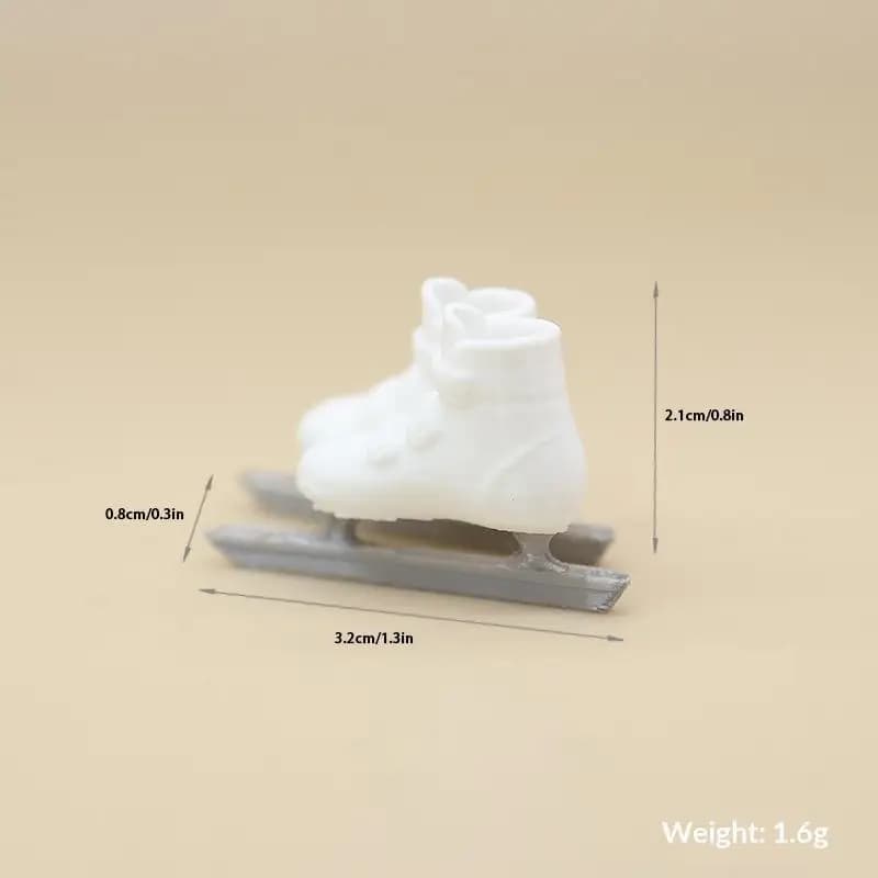 1Pair Equipment Ice Knife Shoes Props Accessories Model Dollhouse Mini Simulation Skating Shoes Miniature Skiing Scene Sports