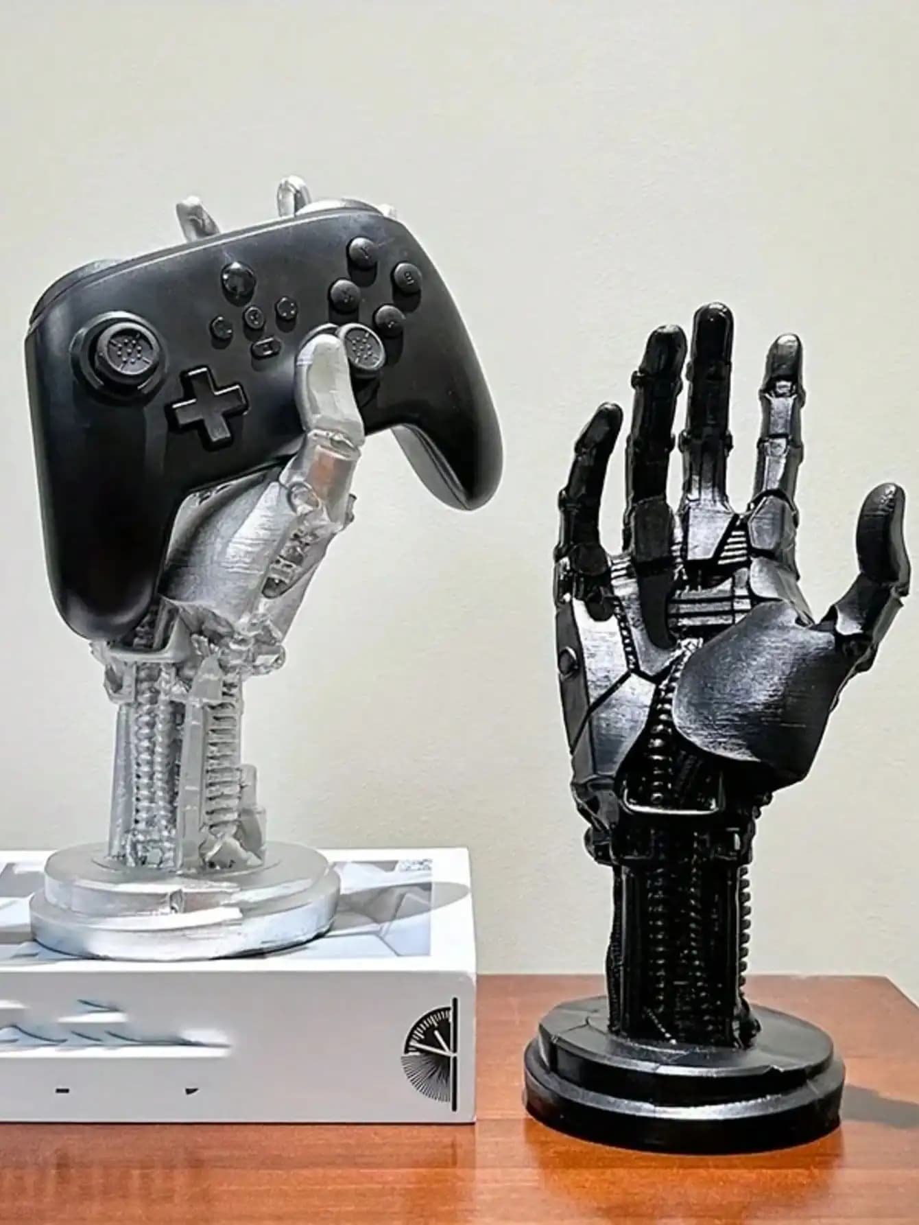 Statua Braccio Meccanico Cyberpunk, Supporto per Controller di Gioco, Porta Cuffie, Decorazione da Scrivania, Regalo Perfetto per i Gamer