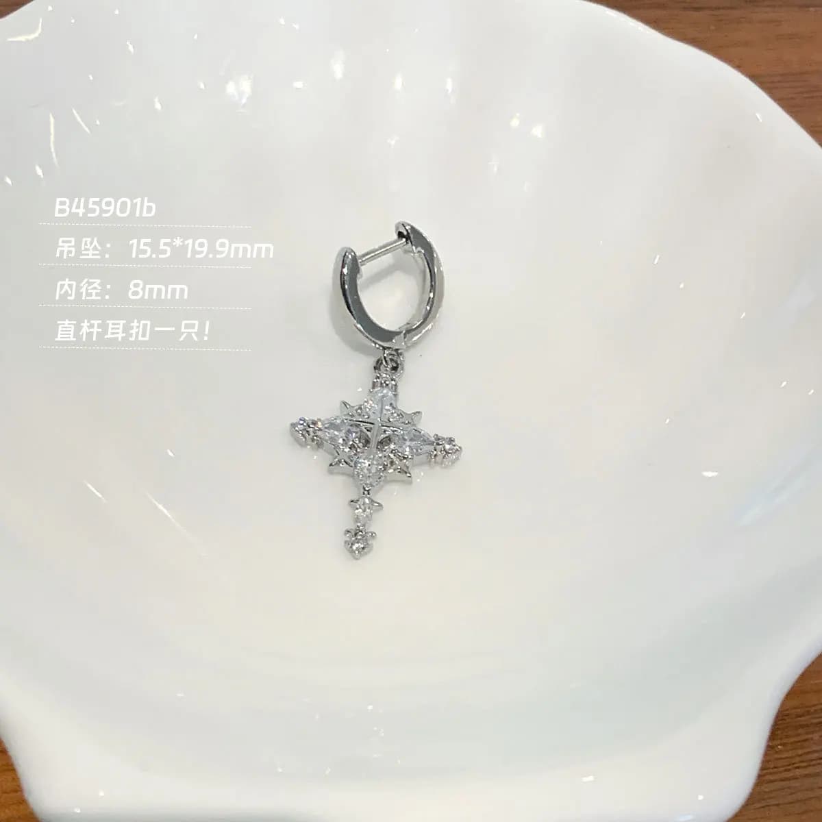Nuovo acciaio al titanio di grado medico pieno zircone croce pendente barra dritta orecchini polsino dell'orecchio orecchini pendenti a forma di cuore orecchini a cerchio per la cura dell'orecchio