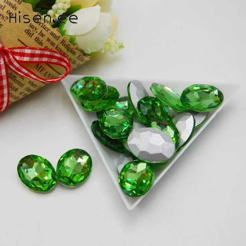 Abbigliamento o gioielli Ornamento cristallo di vetro Strass trasparenti 6 ~ 30mm Punto ovale sul retro Brillare Verde chiaro Pietre Strass fai da te