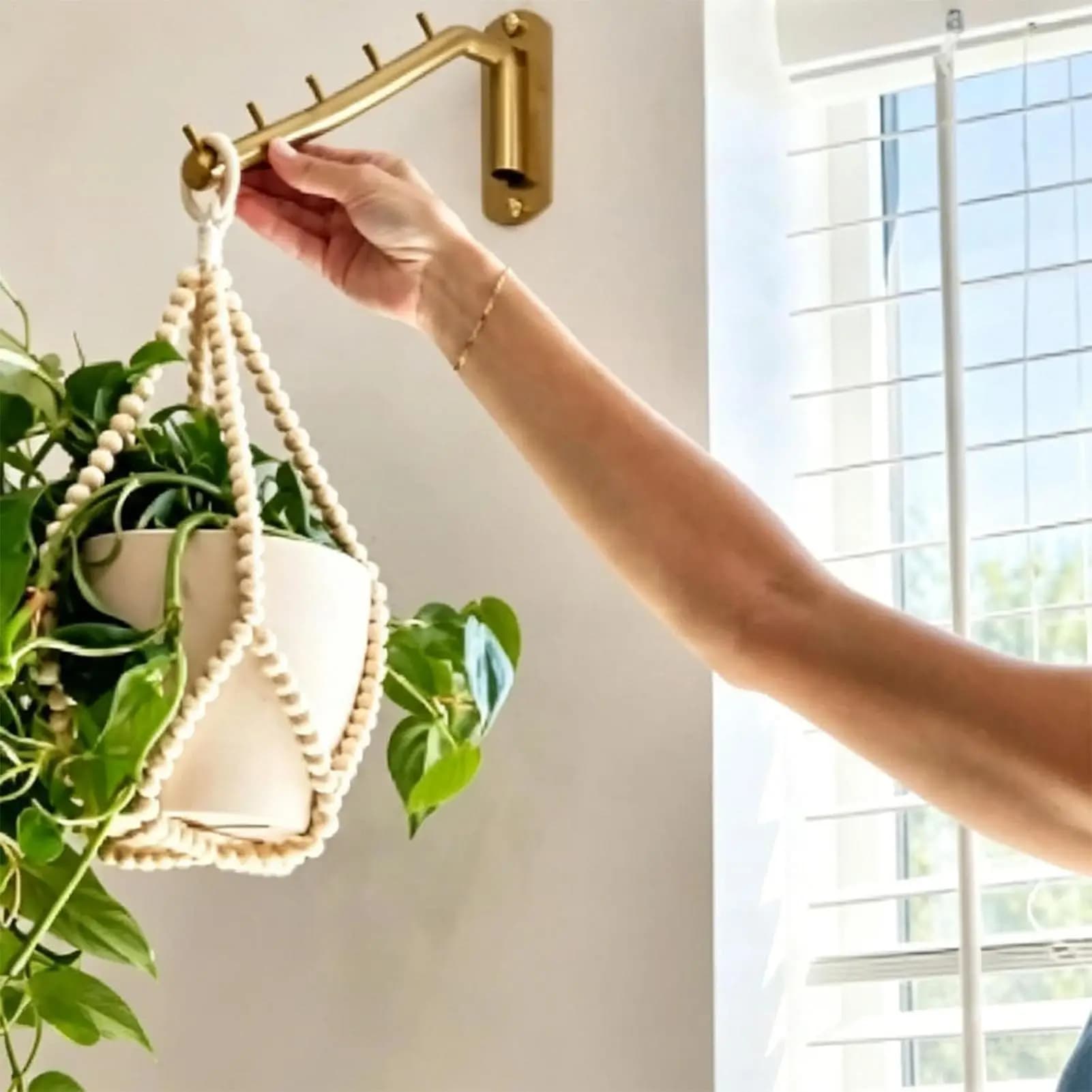 Plant Holder Hook For Wall Multi-Hook Space-Saving Bracket Heavy Duty Wall-Mounted Plant Holder For Baskets Bird Feeder Lantern