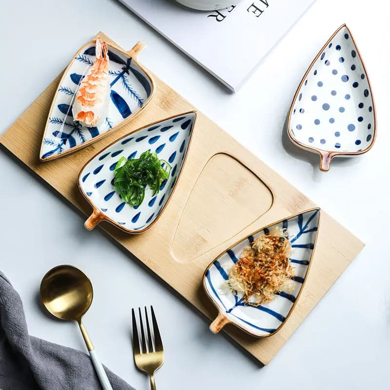 Piatto di frutta secca multi-griglia in ceramica a forma di foglia giapponese Piatto di snack per sushi Home Deco