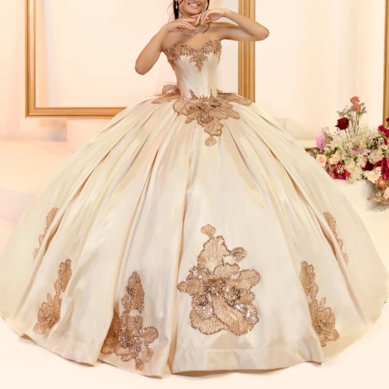 Abiti Quinceanera champagne con spalle scoperte Applique in pizzo con perline di cristallo Tull Corsetto Festa di compleanno Dolce 16 Abiti