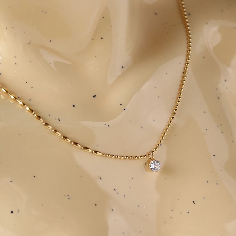 Acciaio al titanio con collana Color oro donna zircone bianco ciondolo a sfera in metallo cristallo strass catena clavicola gioielli di moda