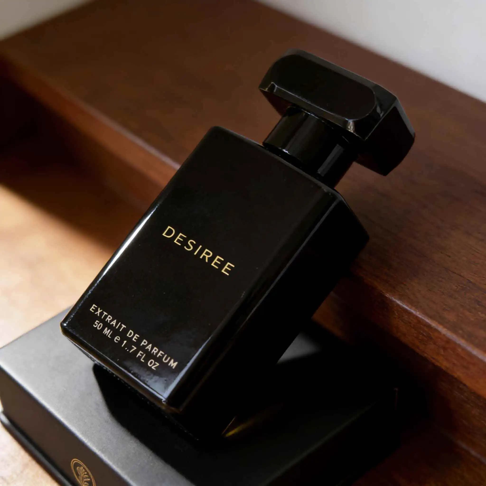 OAKCHA WATERMELON JAM is a refreshing fragrance suitable for both men and women, with a delicate fragrance capacity of 50 ml/1.7oz.