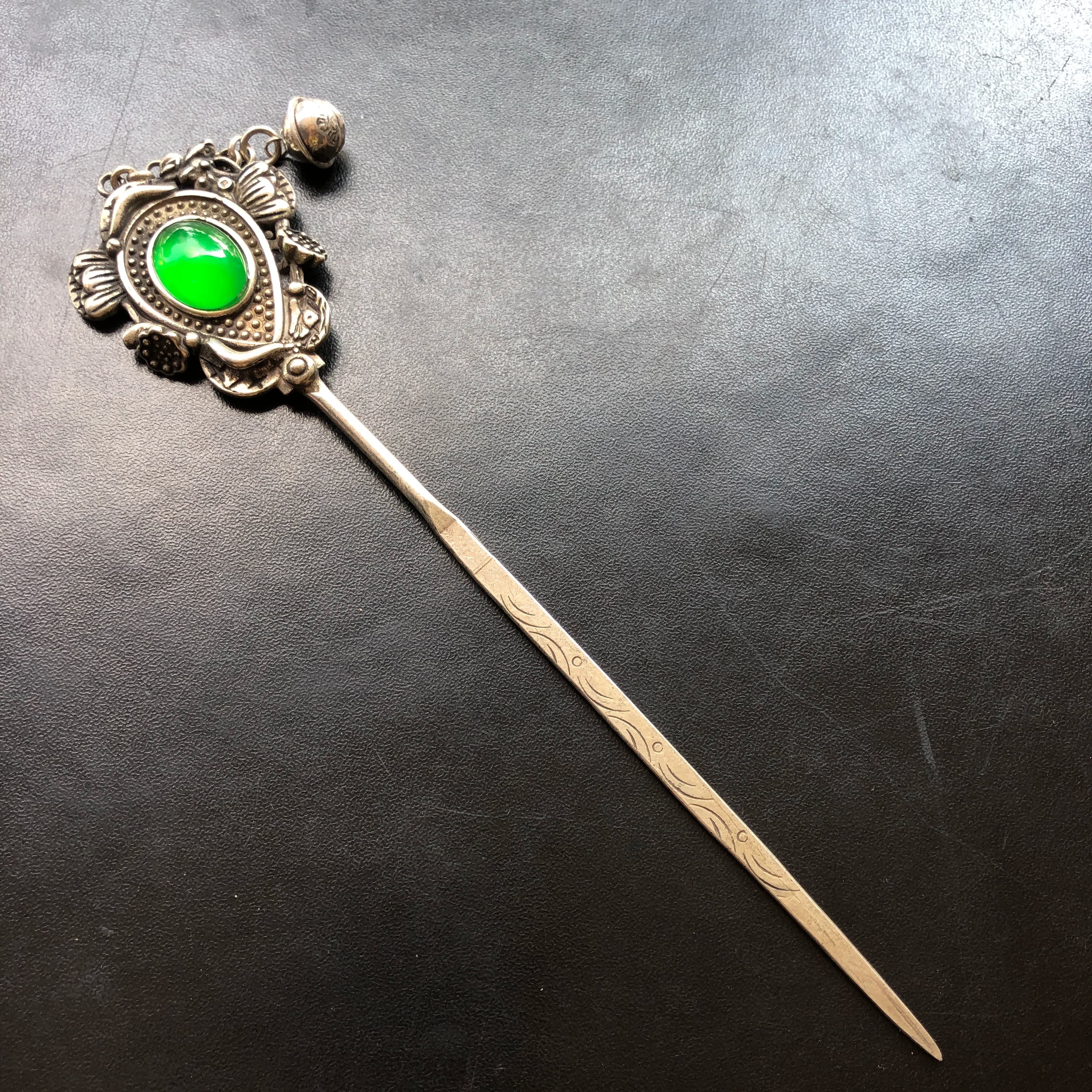 Vintage Tibetan Silver Hair Stick Inlaid Stone With Hanging Bell Tassel Carved Floral Pattern Chinese Antique Style Hairpin Retr