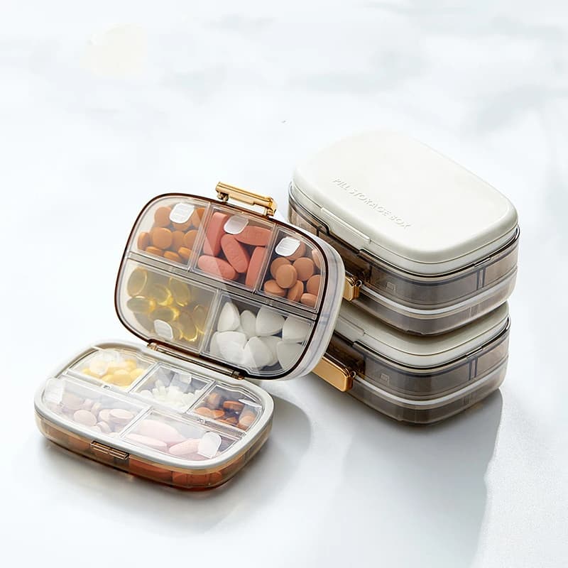 Portapillole da viaggio con 10 scomparti, custodia leggera e a prova di perdite per vitamine, integratori e pillole quotidiane
