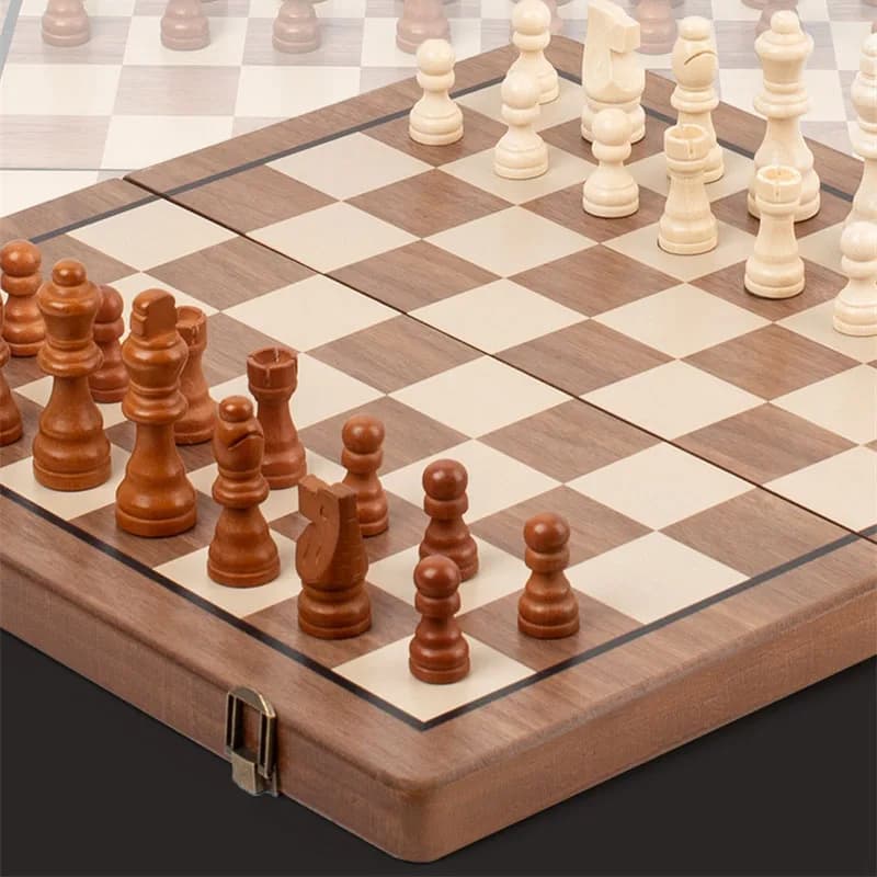 Gioco di scacchi in legno di lusso 4 Queens, scacchiera in legno 39x39 cm, 34 pezzi degli scacchi e 24 dama, set di scacchi 2 in 1, gioco da tavolo
