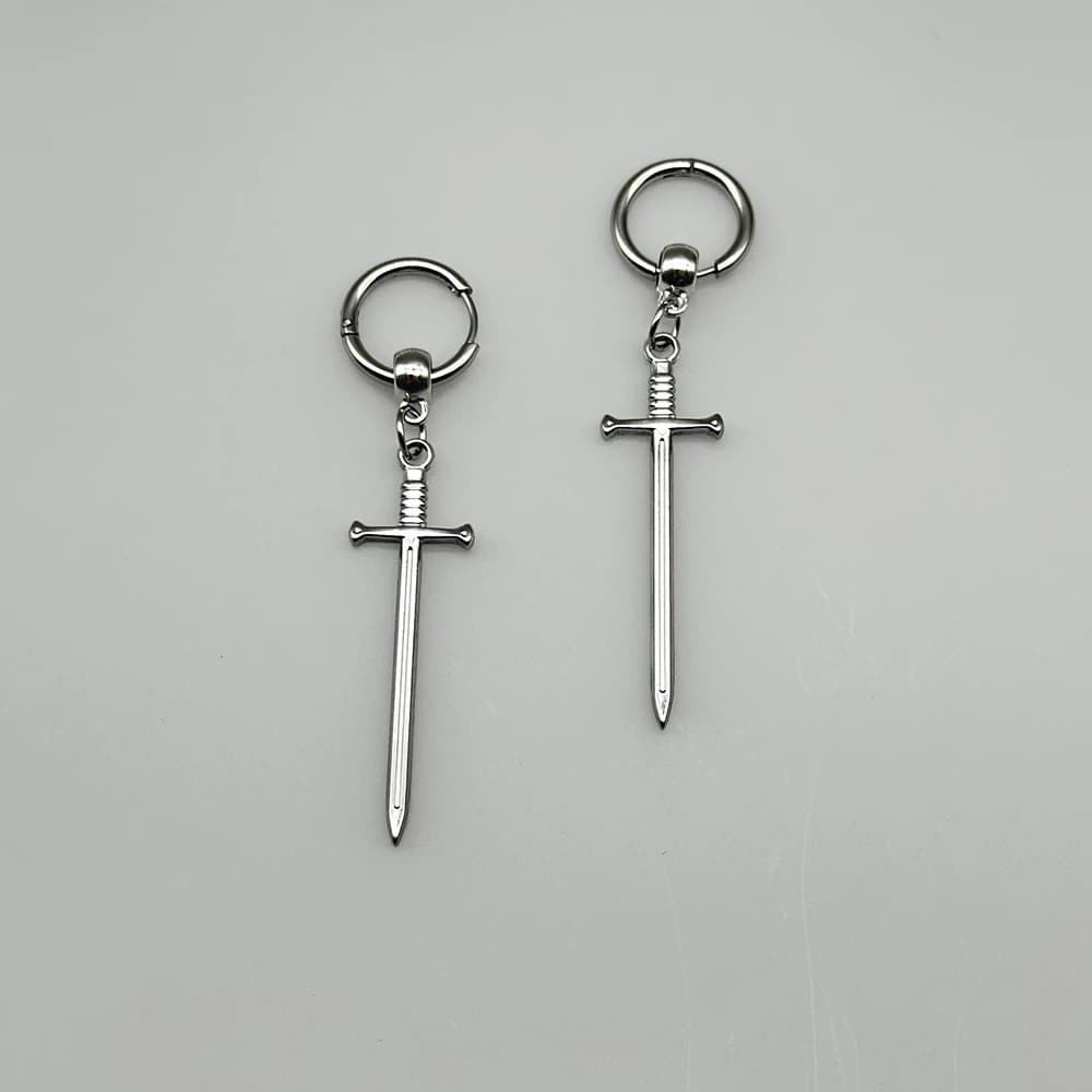 Gotico Grunge Medievale Spada Pugnale Cavaliere Dangly Orecchini lunghi Coltello in acciaio inossidabile Arma Orecchini pendenti per donna Uomo Unisex