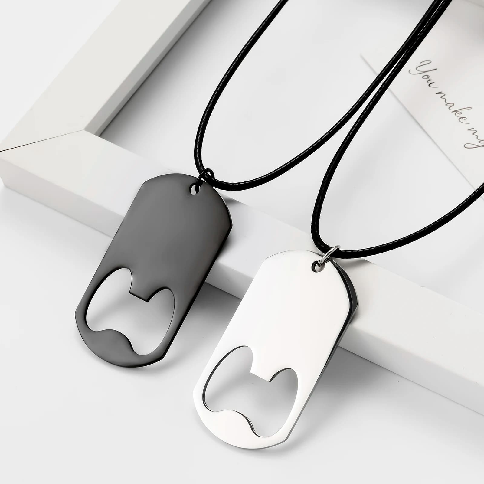 Stainless Steel Bottle Opener Pendant, Men's Necklace, Bottle Opener for Beer and Drinks, Creative and Portable