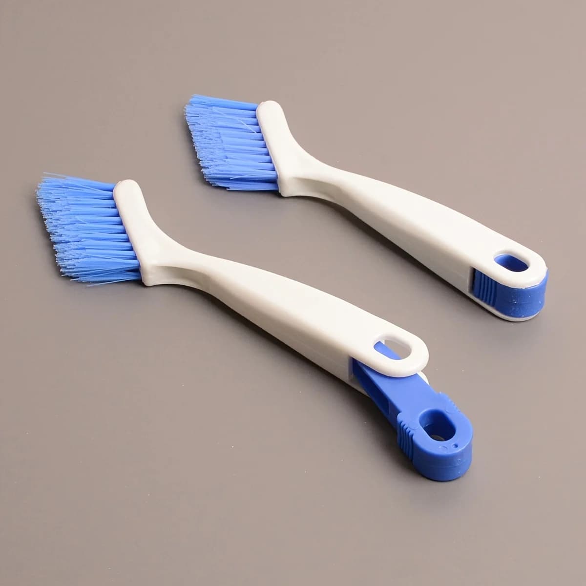 A gap brush, deep cleaning brush, small detail kitchen brush, window groove sliding door track home cleaning brush