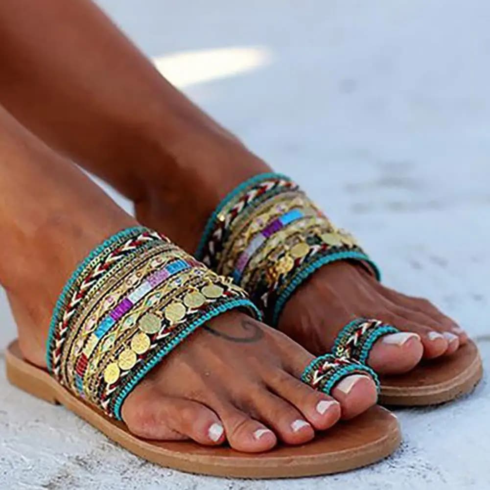 Stylish Women Flip Flops Tassel Trendy Sandals Bohemian Knitted Upper Flip Flops with Clip Toe Ring