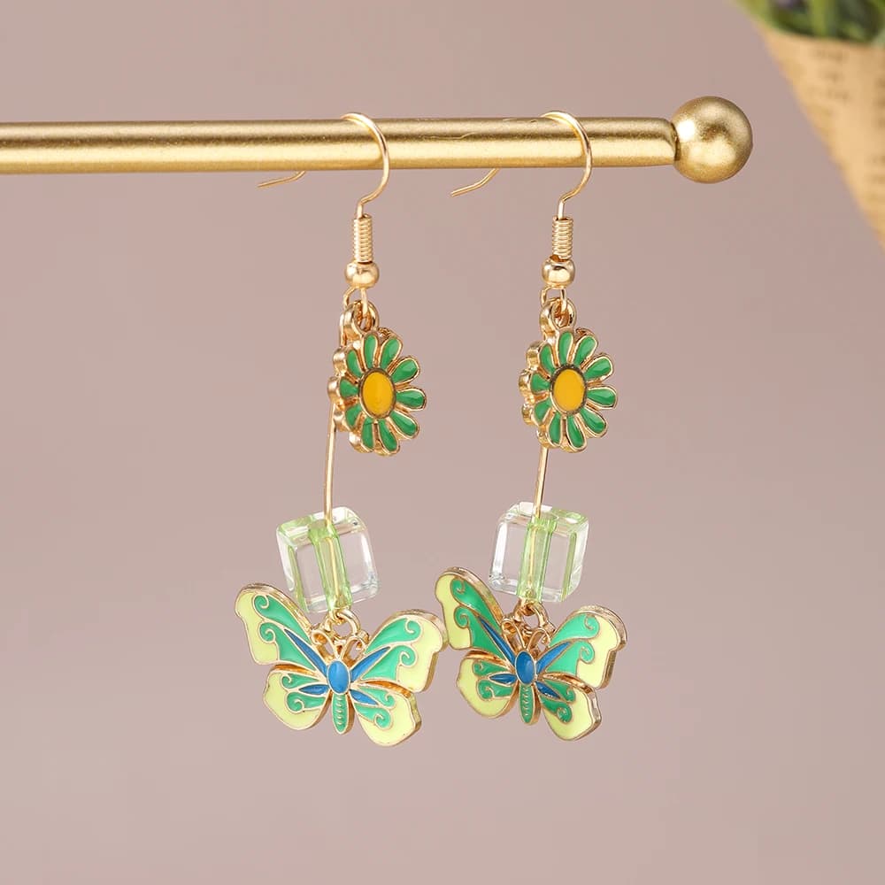 Aihua Orecchini a farfalla con fiore carino di nuova moda Orecchini pendenti con farfalla dolce per le donne Regali di gioielli di felice anno nuovo