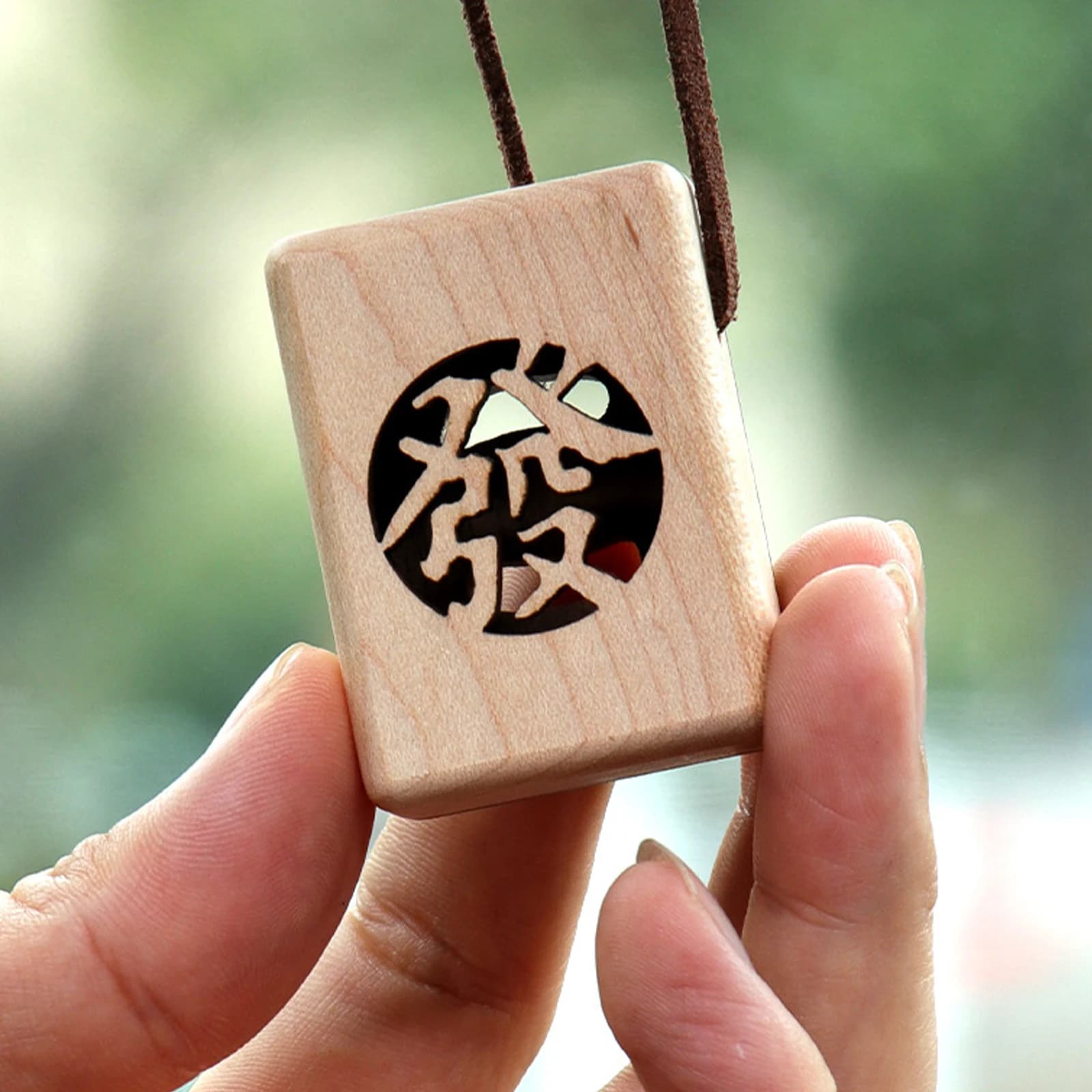 Diffusore magnetico in legno massello a forma di Mahjong/Planet da 1 pezzo - Ciondolo creativo per aromaterapia per presa d'aria dell'auto