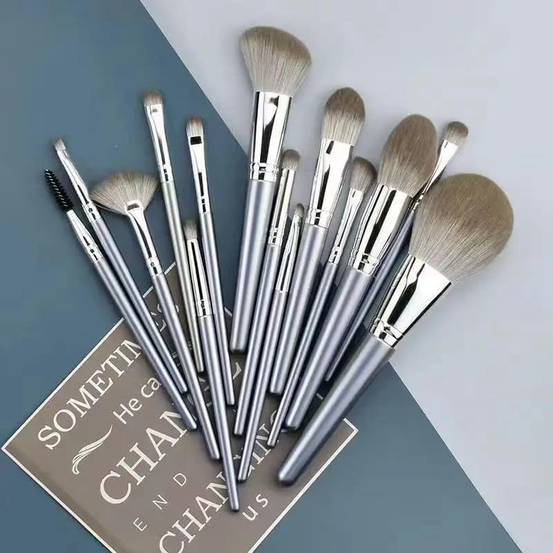 perWHB diSet of 14 Ultra Soft Makeup Brushes, Delicate Seeds, Powder and Umbrella Brush, Professional Cosmetic Brush