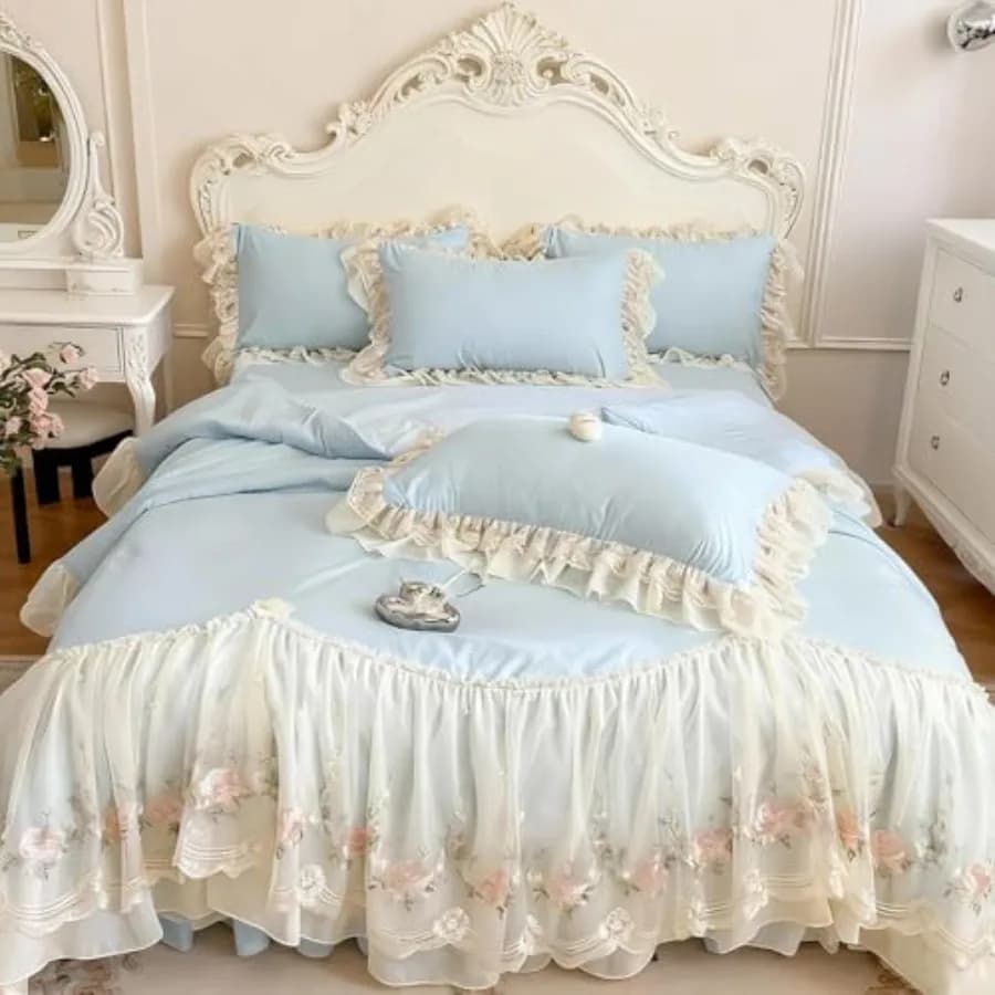 Set di Biancheria da Letto in Stile Francese 4 Pezzi - Copripiumino in Cotone Lavato con Bordo in Pizzo Romantico, Copriletto e Federe per Letto Queen